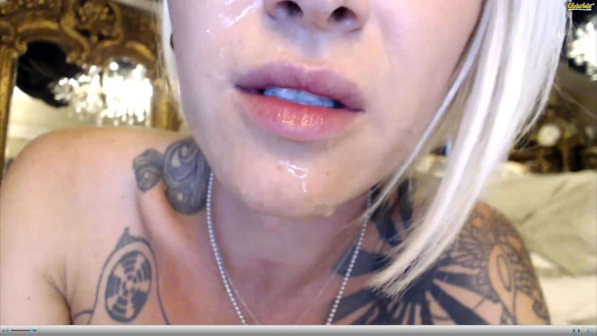 Sexy Blonde Self Facial