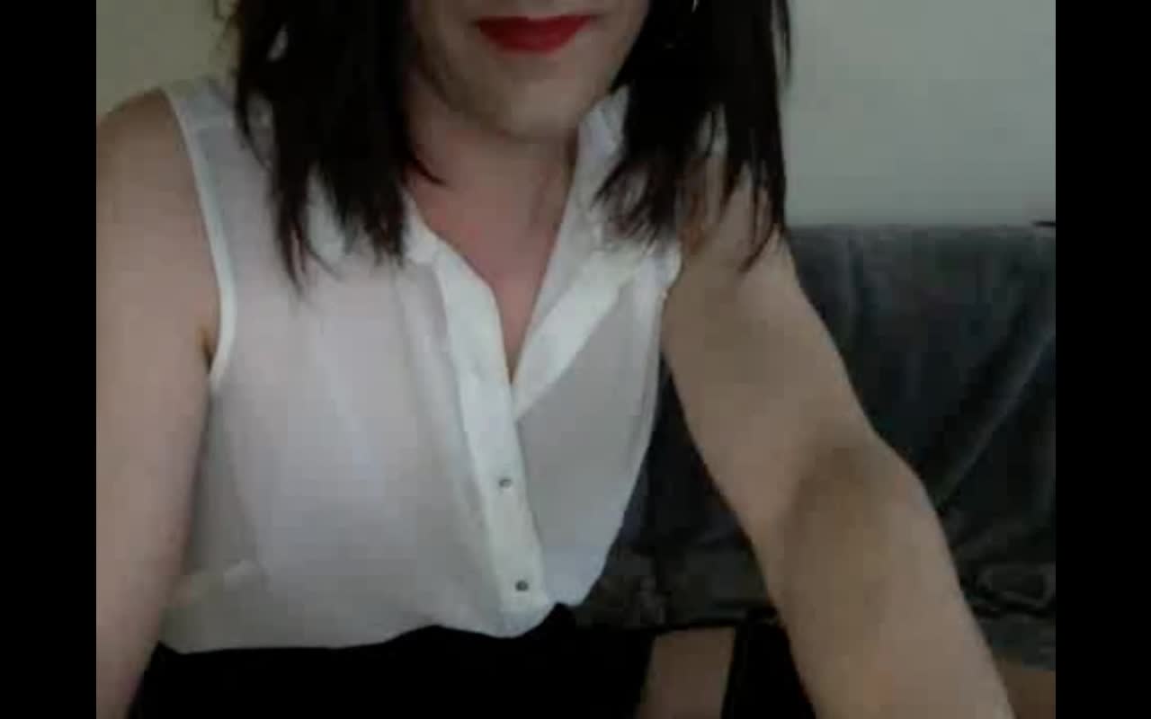 Sexy Mature CD playing on cam