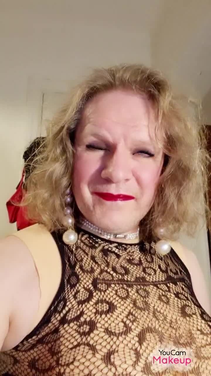 Sissy heelboycd enjoying herself